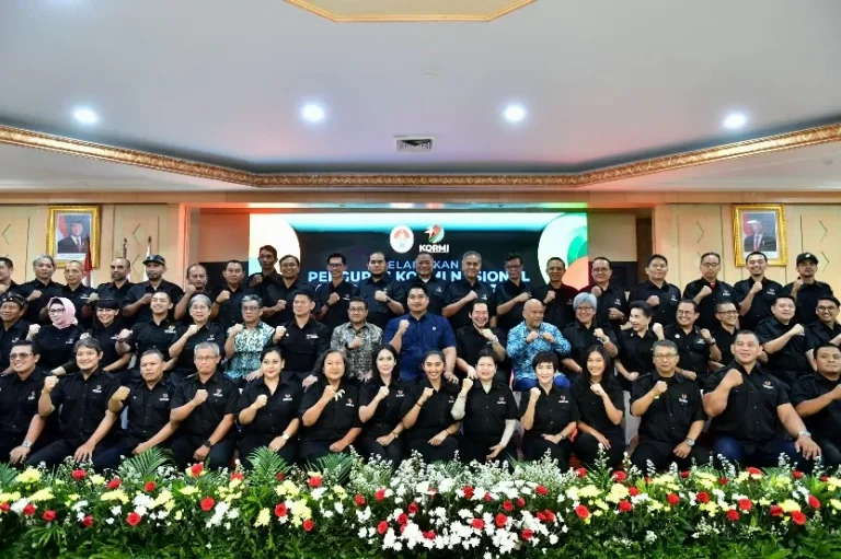 9100Resmi-Dilantik-Menpora-Dito-Ingin-KORMI-Yang-Terdepan-Memasyarakatkan-Olahraga-dan-Bugarkan-Indonesia-1357837794